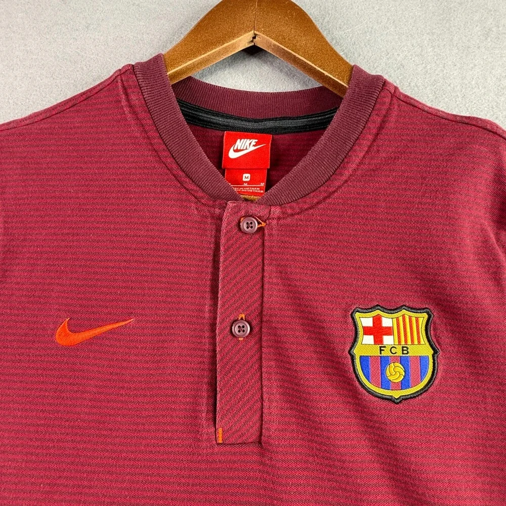 FC Barcelona Nike Polo Shirt Men’s Medium * Red Short Sleeve Henley Soccer
